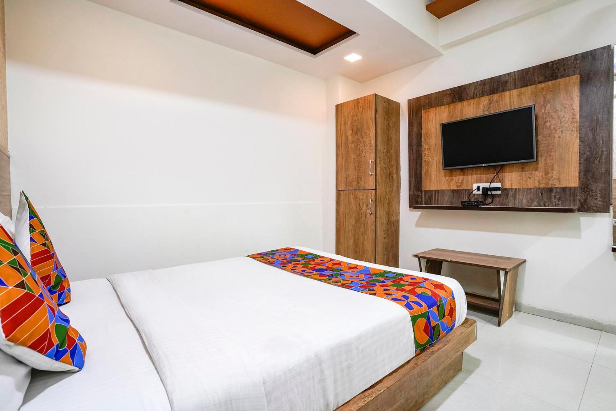 Fabhotel Galaxy I أحمد أباد المظهر الخارجي الصورة