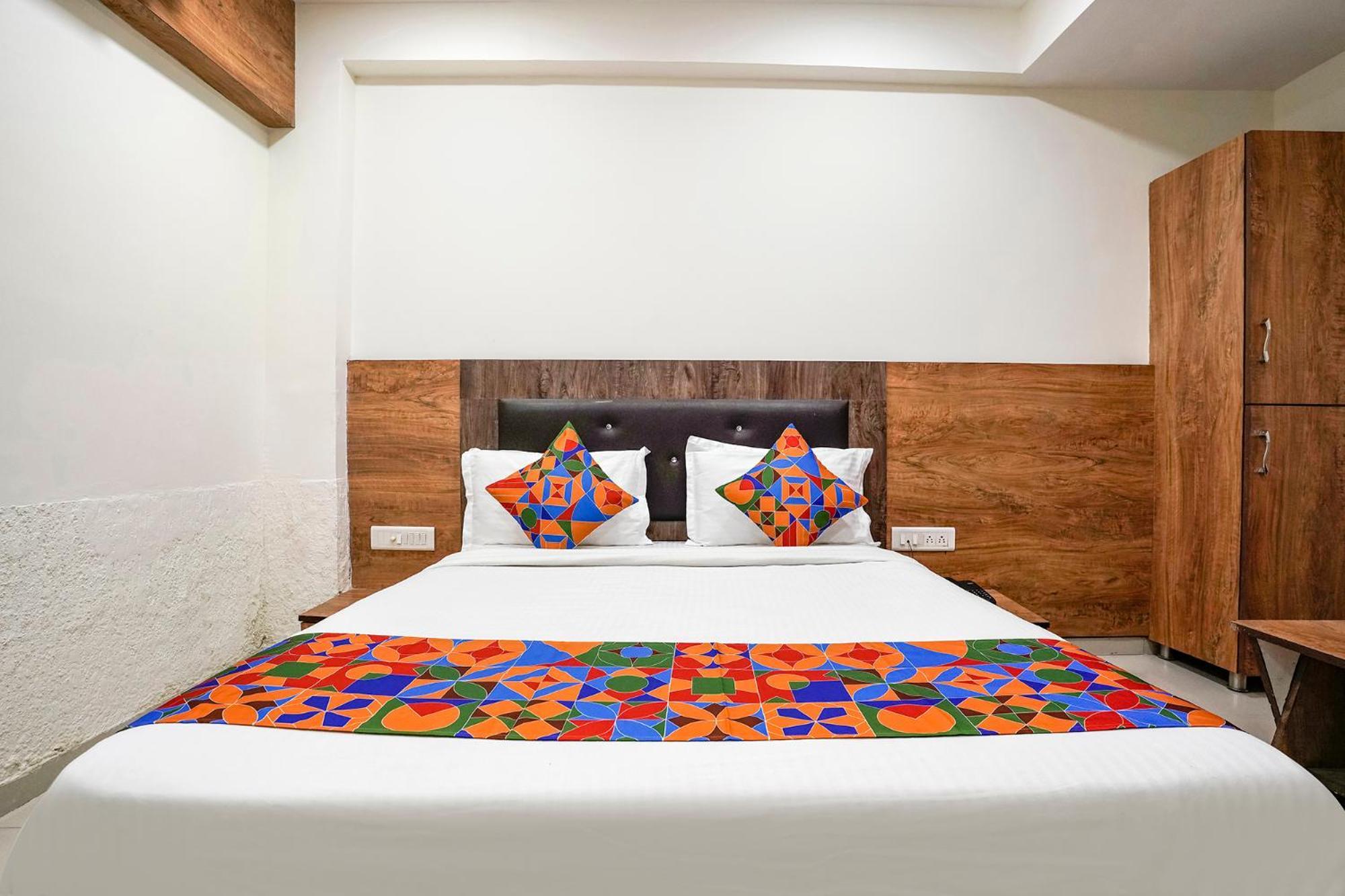 Fabhotel Galaxy I أحمد أباد المظهر الخارجي الصورة