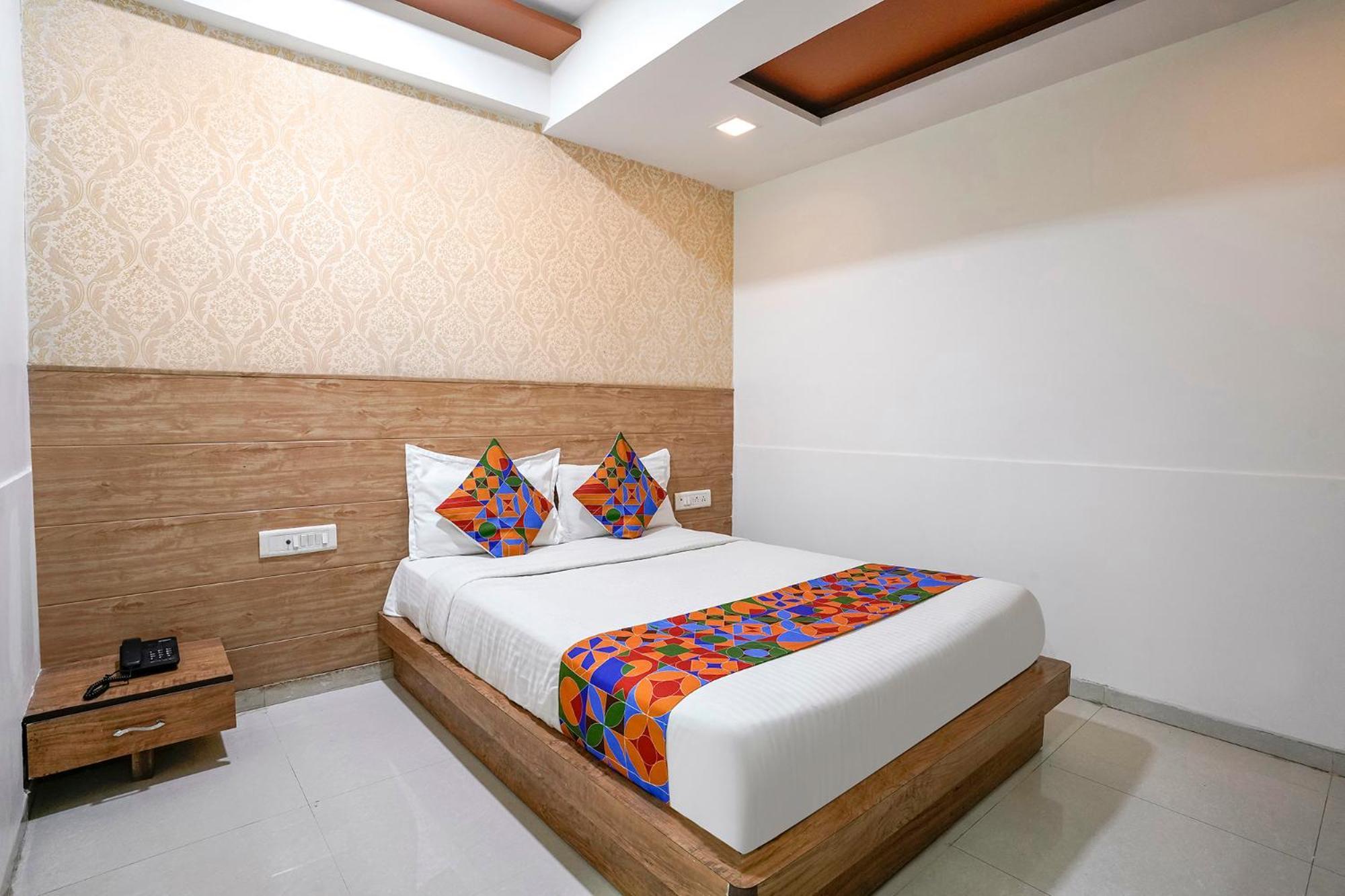 Fabhotel Galaxy I أحمد أباد المظهر الخارجي الصورة
